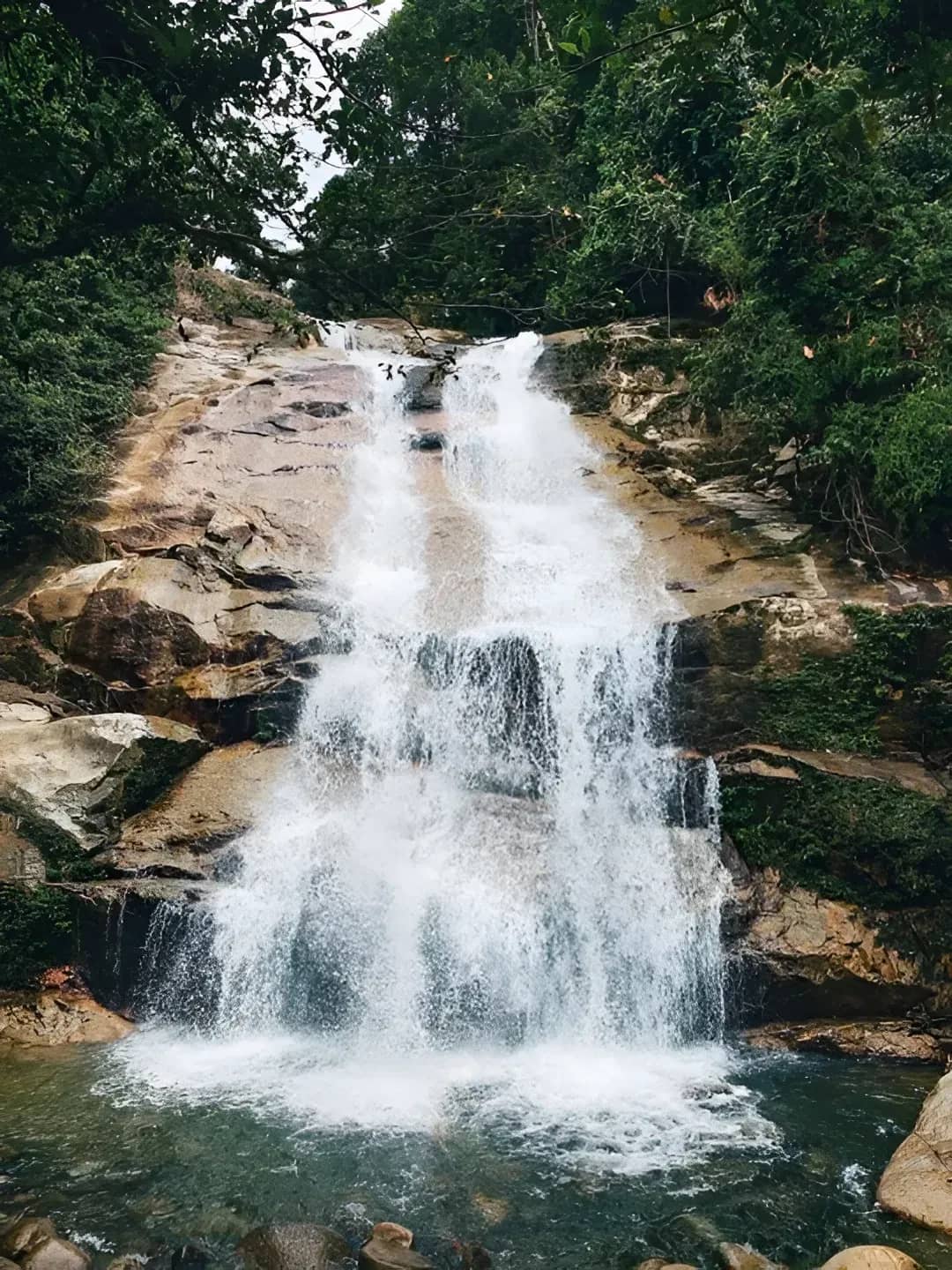 Lata Medang Waterfall Hike